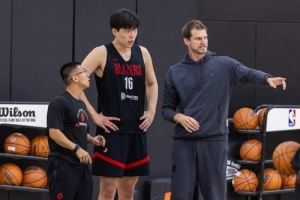 斯普利特……他咋突然就当主教练了?