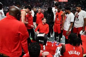 队记:斯普利特曾是专职中锋教练 他升职后球队就没有中锋教练了