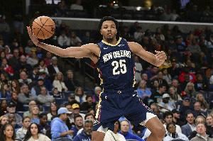 你得站出来!墨菲半场11中6&三分7中4砍16分2助 次节独揽13分