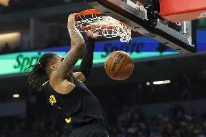 理查德:老将缺阵我们得多拉开空间 多打挡拆&加快比赛节奏