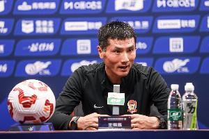 澎湃:郭士强的例子未必合适,但请给邵佳一与国足时间