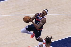 曾令旭:看了500万比尔的表现 300万的威少值得所有人的敬佩