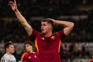 米体:弗格森带伤入选爱尔兰队,在罗马0进球但近4场世预赛进3球