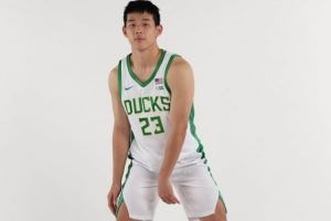 媒体人:林葳仍在适应NCAA的比赛强度 和自己增肌带来的负面作用