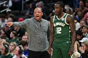 普林斯颈部拉伤！里弗斯：不清楚恢复时间表 会做更多检查评估