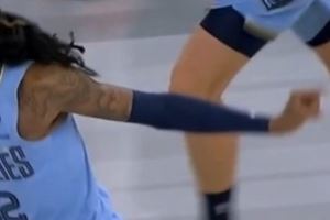 侮辱性极强!莫兰特被打强吃拉塞尔得分 随后比“你太小了”手势