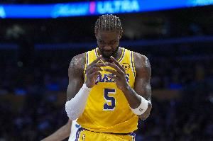 艾顿:上半场我们防守呼应出问题 对方教练看到队员表现会很高兴