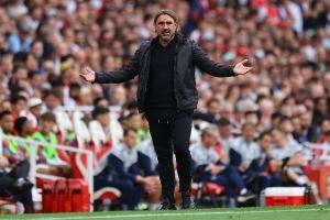 法尔克:我们应该更好地防守对方传中 近两个客场球队丢球太多