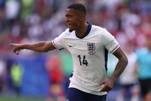 孔萨:凯恩每天都在训练中树立标杆 埃梅里的风格让我受益匪浅