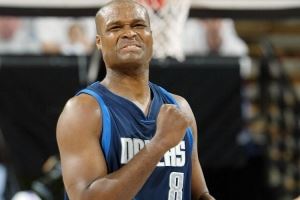 没德克?乔·约翰逊:刚进联盟时 4号位只有安托万·沃克投三分