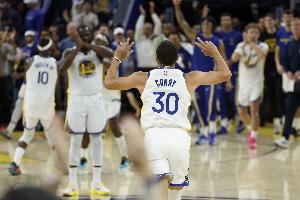 媒体人:库里和UA的矛盾看起来比想象中大 中国品牌加油追一把?