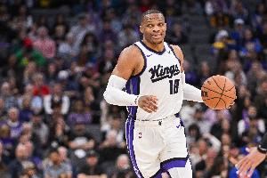 又香又臭!威少半场3投全铁 得分挂蛋得到4篮板8助攻&正负值-6