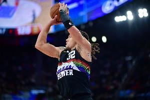 正负值+12最高!戈登半场8中5&三分3中2拿到13分5板