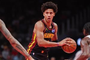 鹰王崛起!约翰逊7中5高效拿下13分5板4助