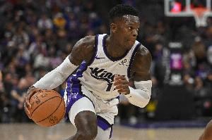 外线有谱!施罗德半场8中5拿到14分4板 三分4中3