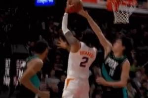 上来就发挥!杨瀚森末节再次登场 直面理查兹送对手吃个大火锅