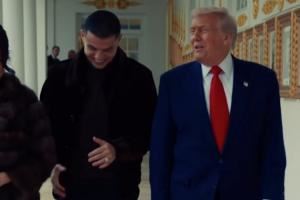 白宫官方社媒晒C罗与特朗普同行视频,配文:两位GOAT